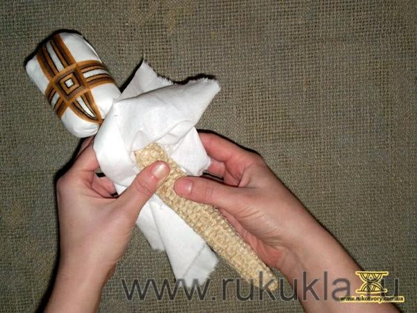 Узловая кукла - потомок куклы-божества, символизирующей Рожаницу - Тридевятое Царство